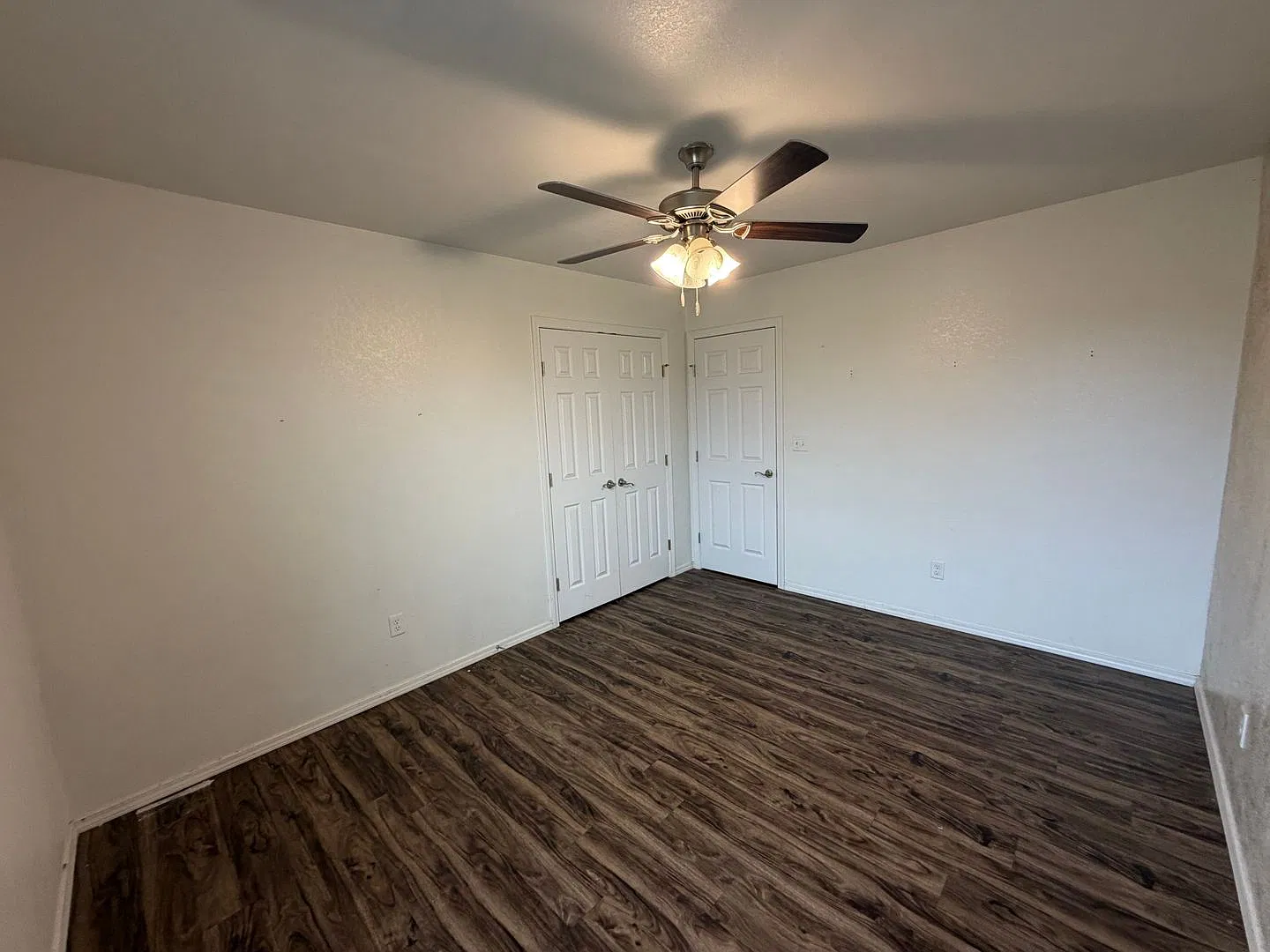 4 Bedroom, 2 Bath Home Quiet Cul-De-Sac — Photo 4