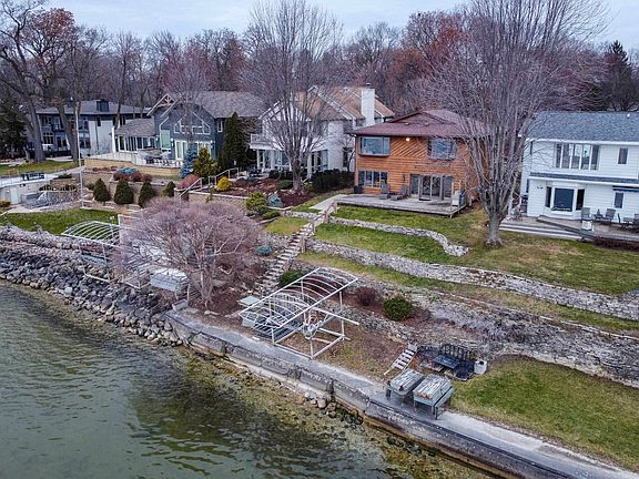 5th image of 901 Woodward Dr