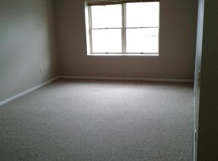 218 N Park St APT 8, Owosso, MI 48867