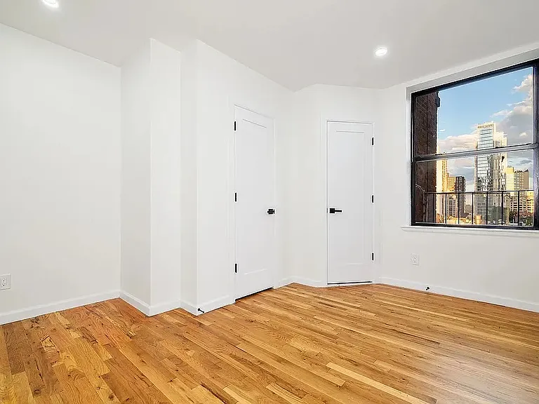 1577 3rd Ave #5S — Photo 5