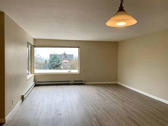 3rd image of 12 Highland Dr