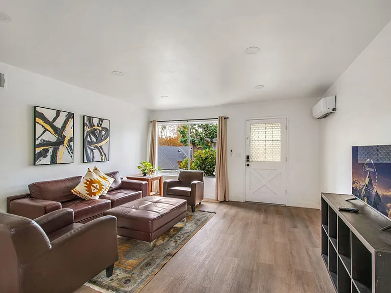 3720 S Marine St #3 — Photo 2