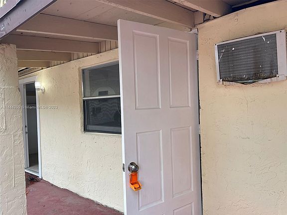 5th image of 633 NW 15th Ave #3
