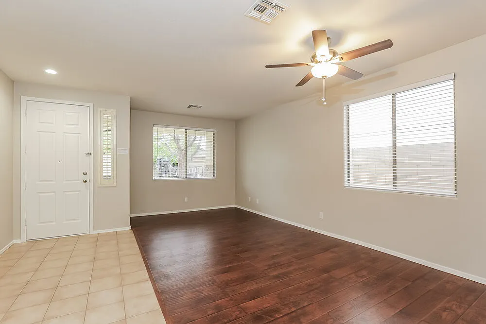 3 bed, 2.0 bath, 1869 sqft, $2,390 — Photo 4