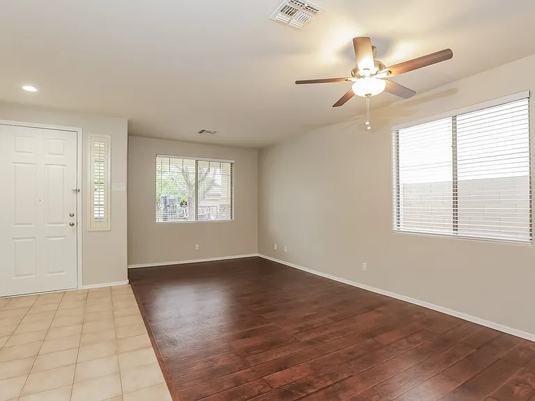 6842 S 26th Pl — Photo 4