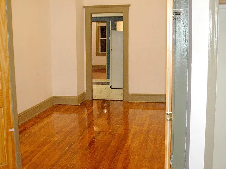 Louis St — Photo 3