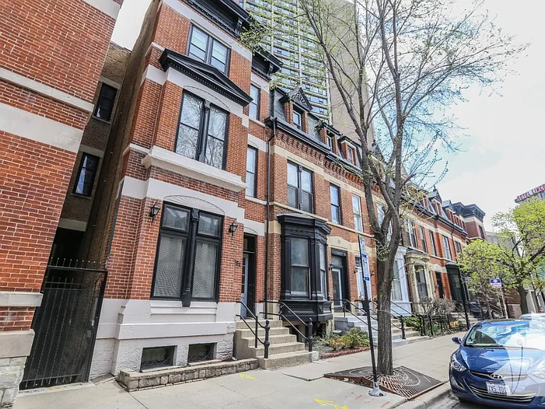 1851 N Lincoln Ave #3 — Photo 1