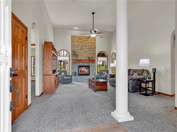 14625 Fox Run Dr, Kearney, MO 64060