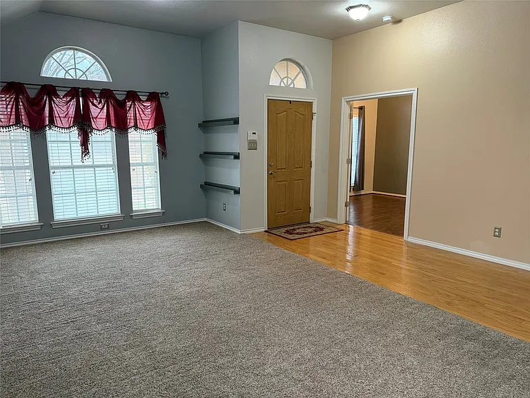 8617 Shadow Trace Dr — Photo 6