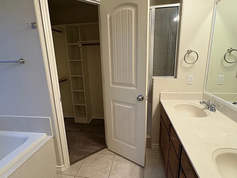 5417 Yellow Brick Rd — Photo 17