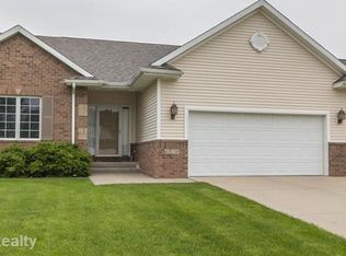 6520 NW 97th St, Johnston, IA 50131