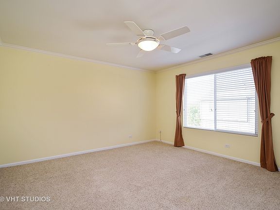 5th image of 1075 Ellsworth Dr