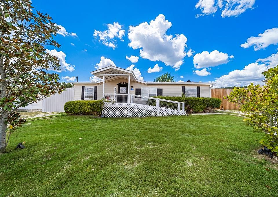 1st image of 175 Kathy Dr E
