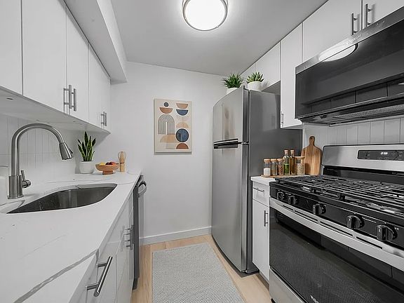 2nd image of 330 W 56th St APT 9J