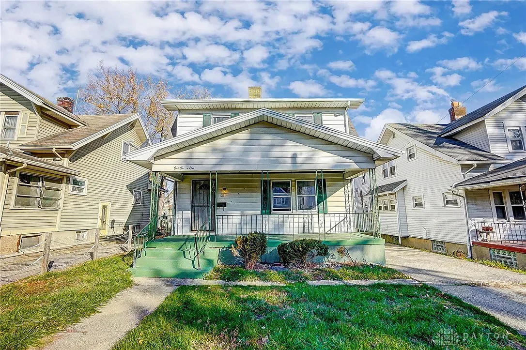 121 Fernwood Ave photo 1