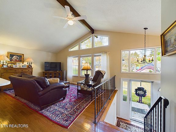 4th image of 9008 Granada Ln