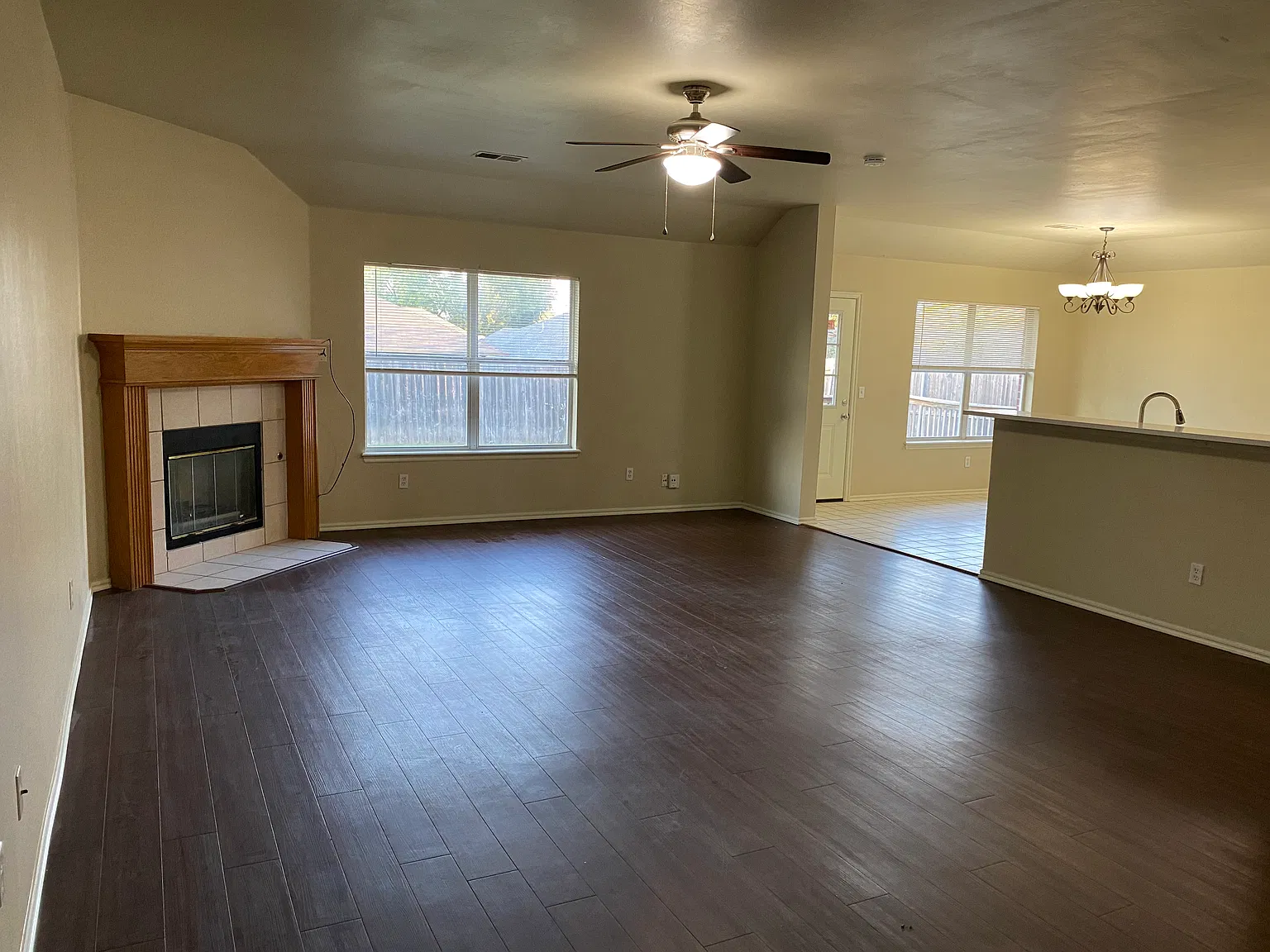 4 bed, 1991 sqft, $1,950 — Photo 3