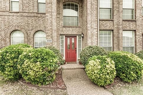 3rd image of 4308 Belvedere Dr