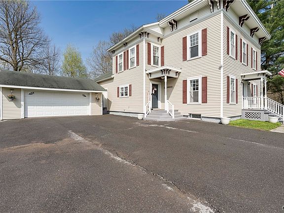 2nd image of 26049 Crowner Rd