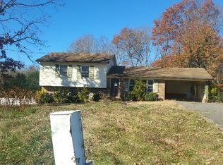 180 Noonkester Dr, Mount Airy, NC 27030