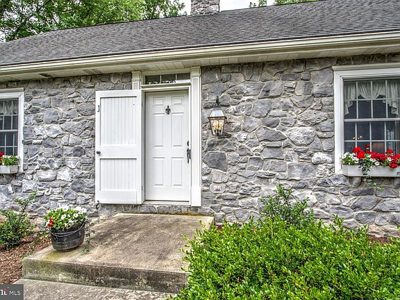 2nd image of 569 Woodland Cir #L-0017