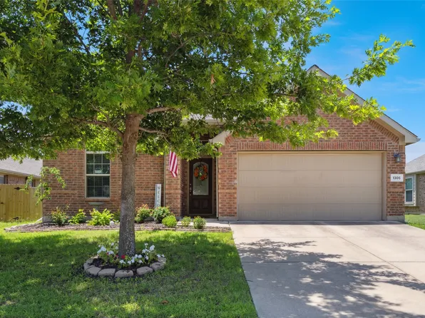1305 Hearthstone Dr, Burleson, TX 76028