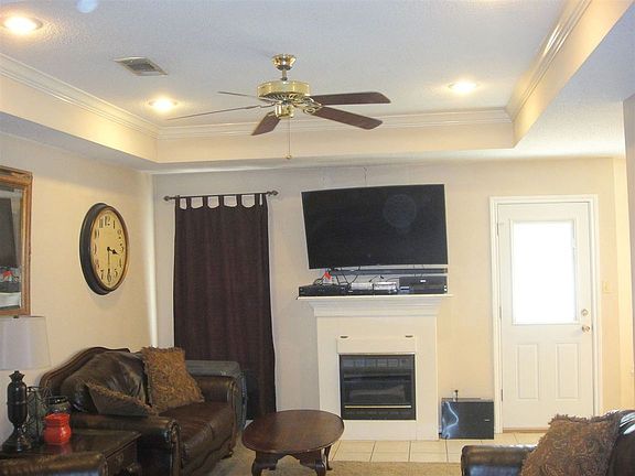 2nd image of 70 Green Oak Cir