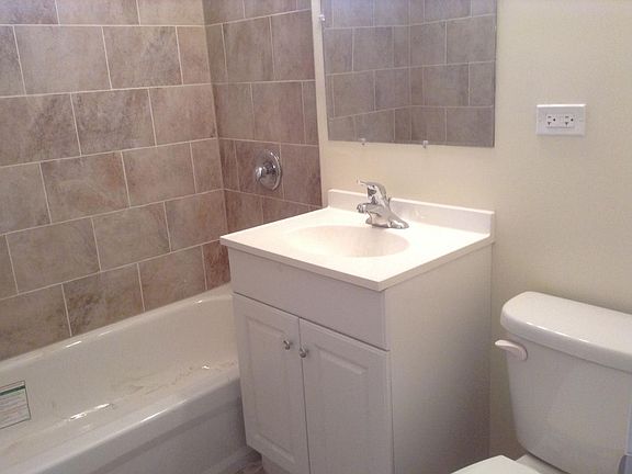 5th image of 11437 S Longwood Dr