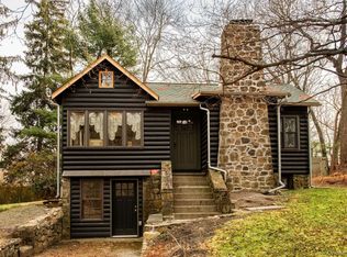11 Locust Dr, Cold Spring, NY 10516