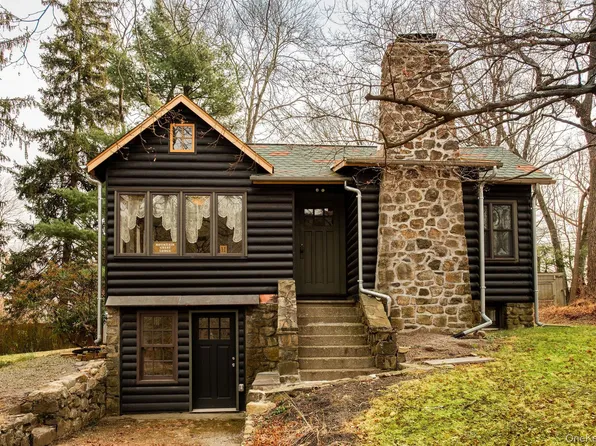 11 Locust Dr, Cold Spring, NY 10516