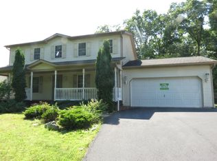 28 Sycamore Dr, Drums, PA 18222