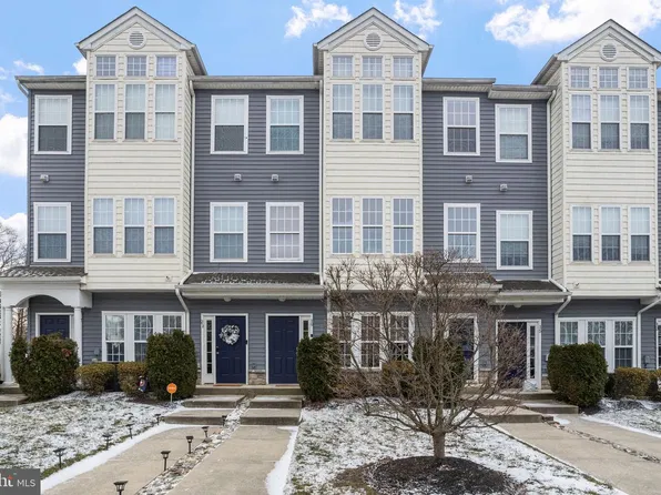 19 Fox Ct, Delran, NJ 08075