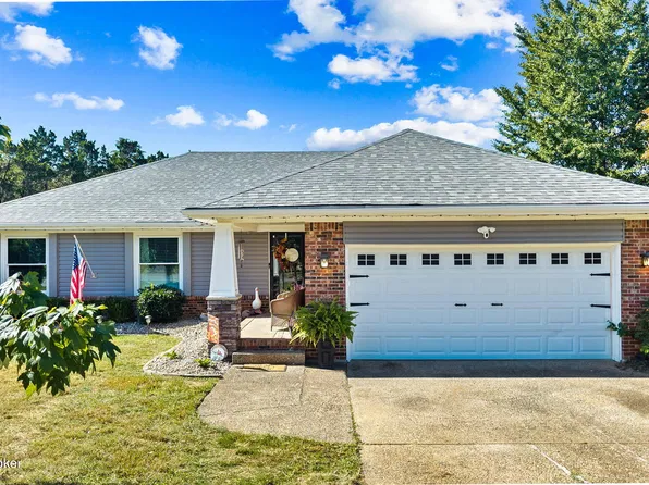 4718 Lowe Rd, Louisville, KY 40220