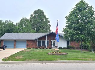4108 Greenbrier Dr, Jefferson City, MO 65109