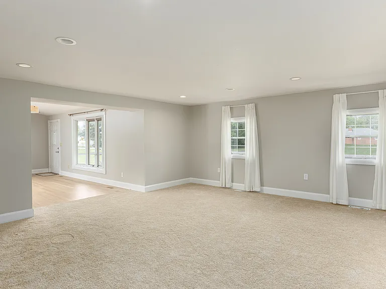 4002 Harlem Rd — Photo 12