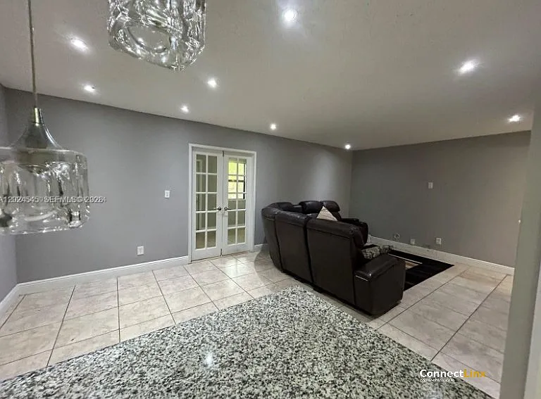 29 Madrid Ln — Photo 18