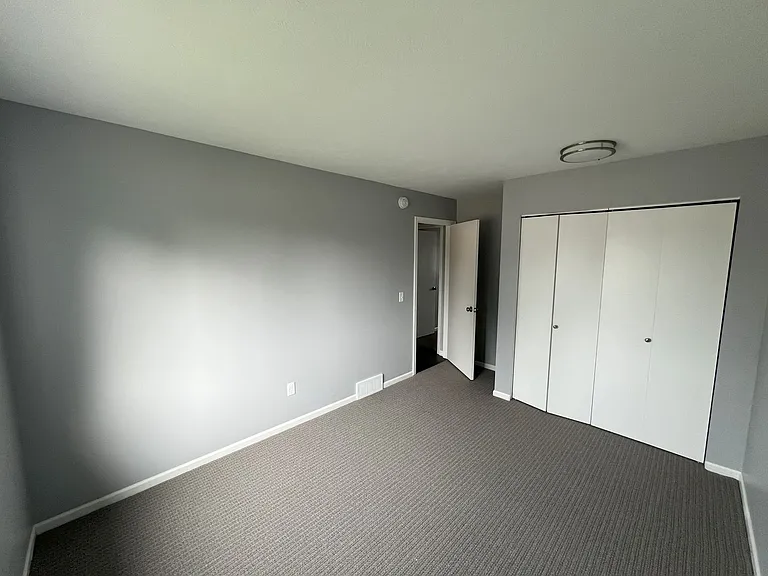 2906-2948 Feiger Ln — Photo 26