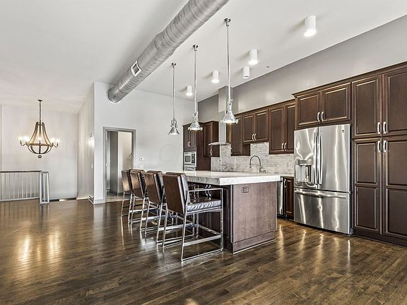 5th image of 300 W Spring St #505-505-505