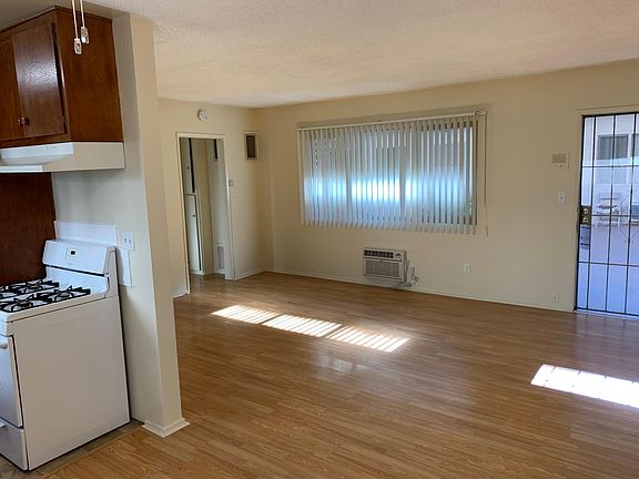 4th image of 920 S Central Ave APT 10
