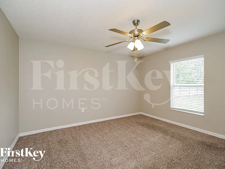 280 Edgevale Rd SE — Photo 10