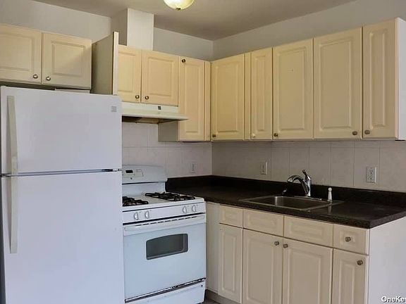 5th image of 89-27 172nd St