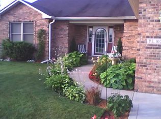 102 Betsy Ross Dr, Fillmore, IN 46128