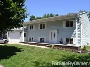 901 Fairway Trails Dr, Brighton, MI