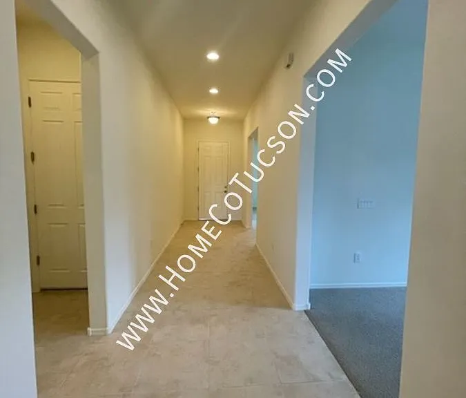 38628 S Running Roses Ln — Photo 8