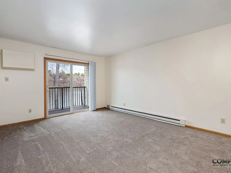 Half Moon Lake Apartments — Photo 29