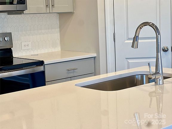 4th image of 4019 Bufflehead Dr