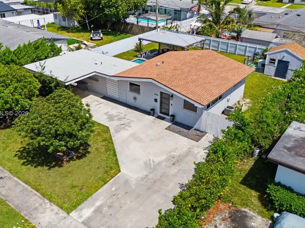 9955 SW 215th St, Cutler Bay, FL 33189