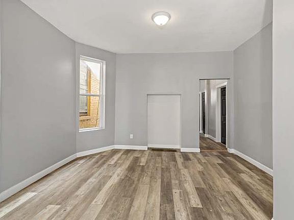 5th image of 3031 W Flournoy St Unit 1
