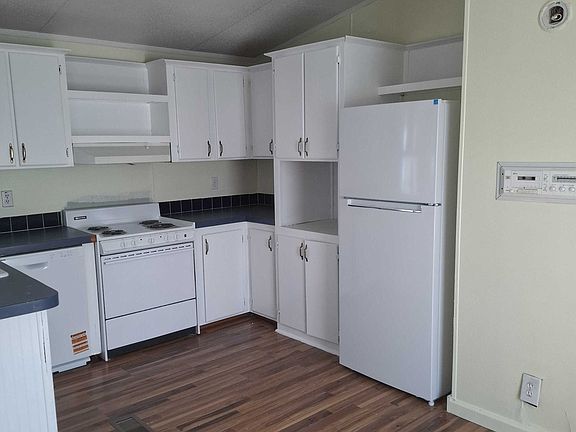 2nd image of 399 W Victory Ave
