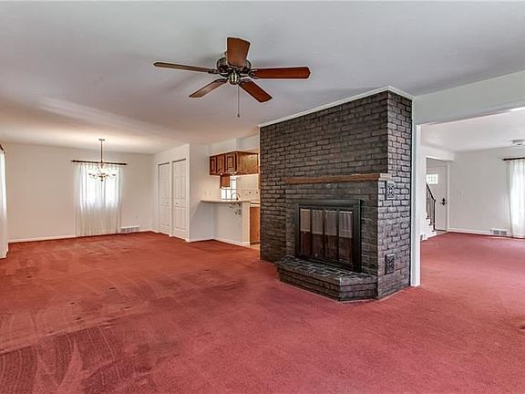 4th image of 2701 Herron Ln